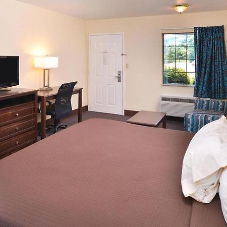 Americas Best Value Inn - Бейтсвилл Экстерьер фото